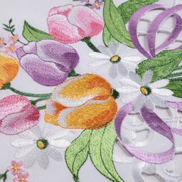 Stredový obrus s výšivkou FAREBNÉ TULIPÁNY 85 × 85 cm - galéria #3