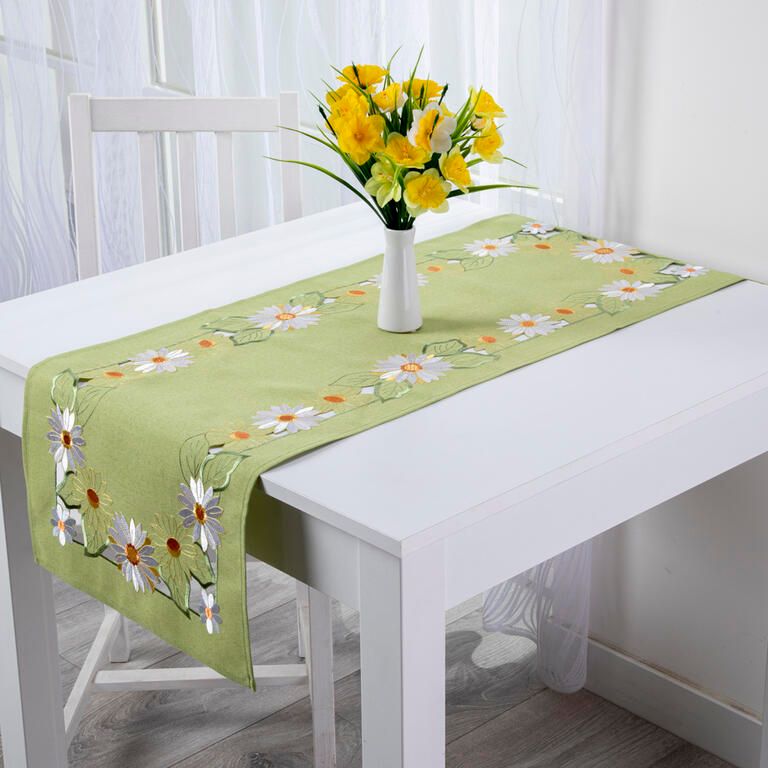 Behúň s výšivkou SEDMOKRÁSKY 40 x 110 cm